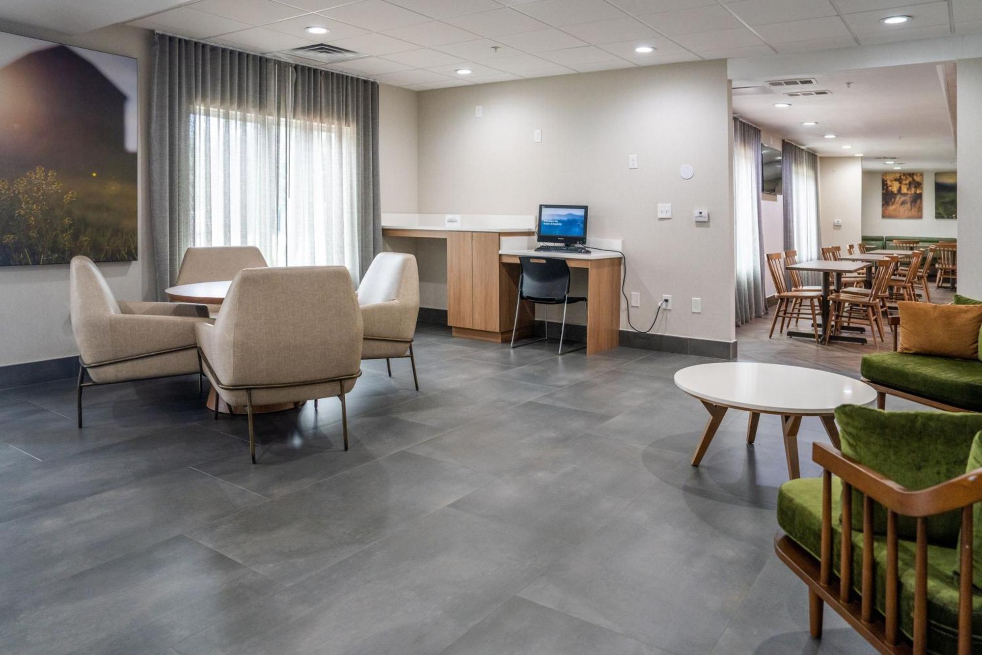 Fairfield & Hotel 3*