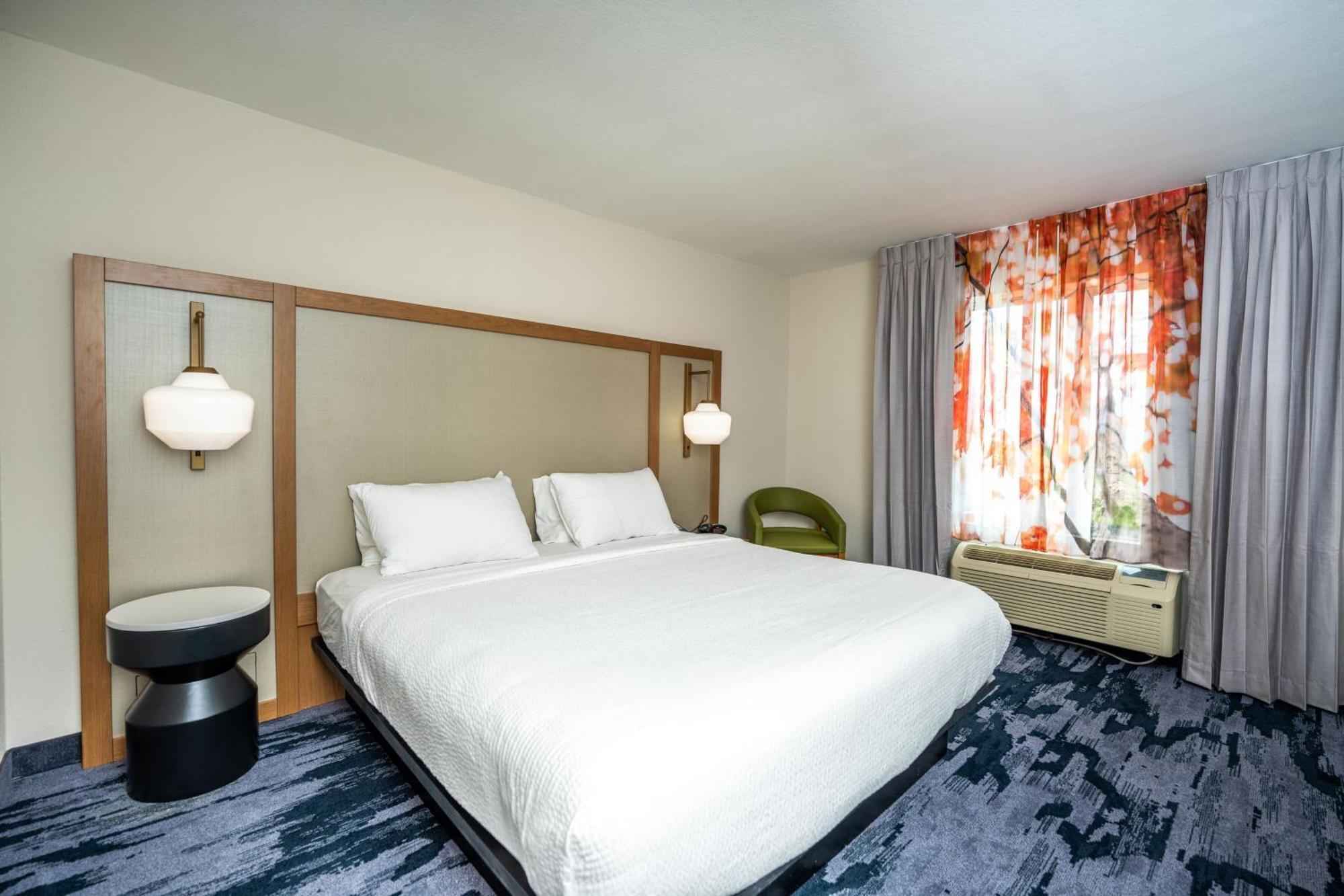 Hotel Fairfield & 3*
