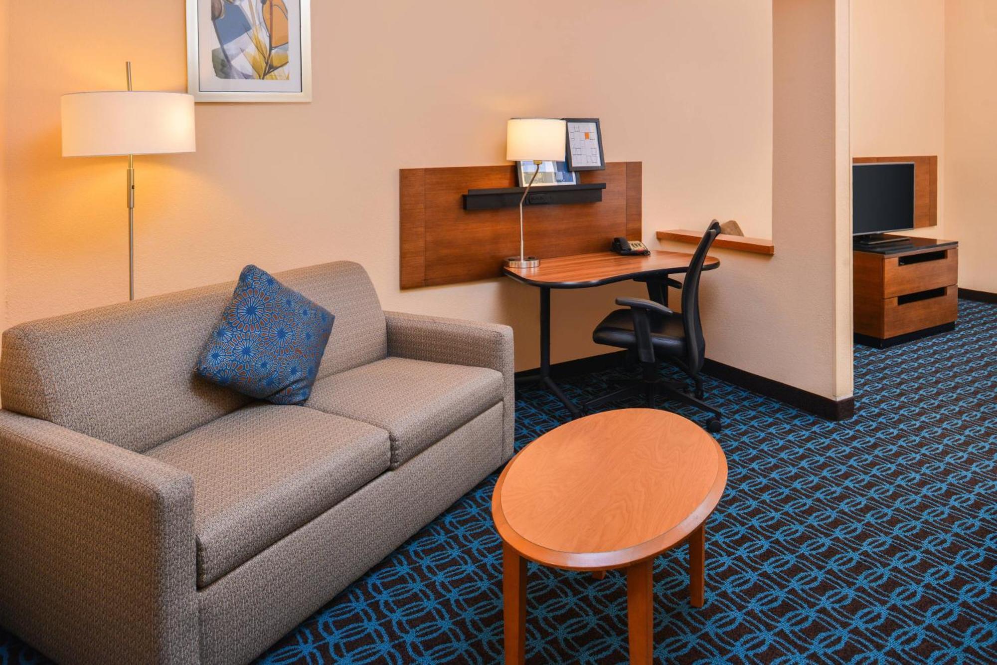 Fairfield & Hotel