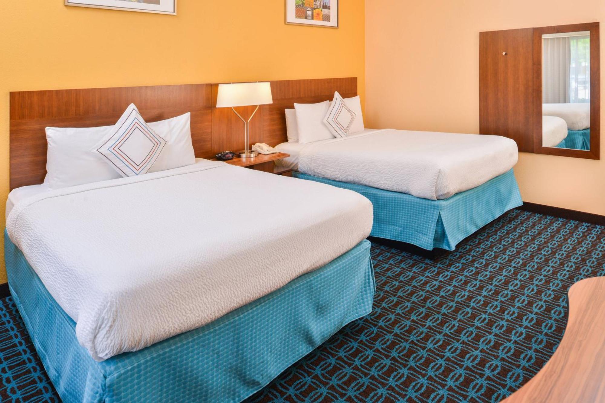 Fairfield & Hotel 3*