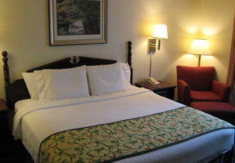 Fairfield & Hotel